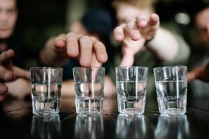 Jaki alkohol na wesele odbywające się w 2024 i 2025 roku? FELIETONY obraz 1 5 FELIETONY